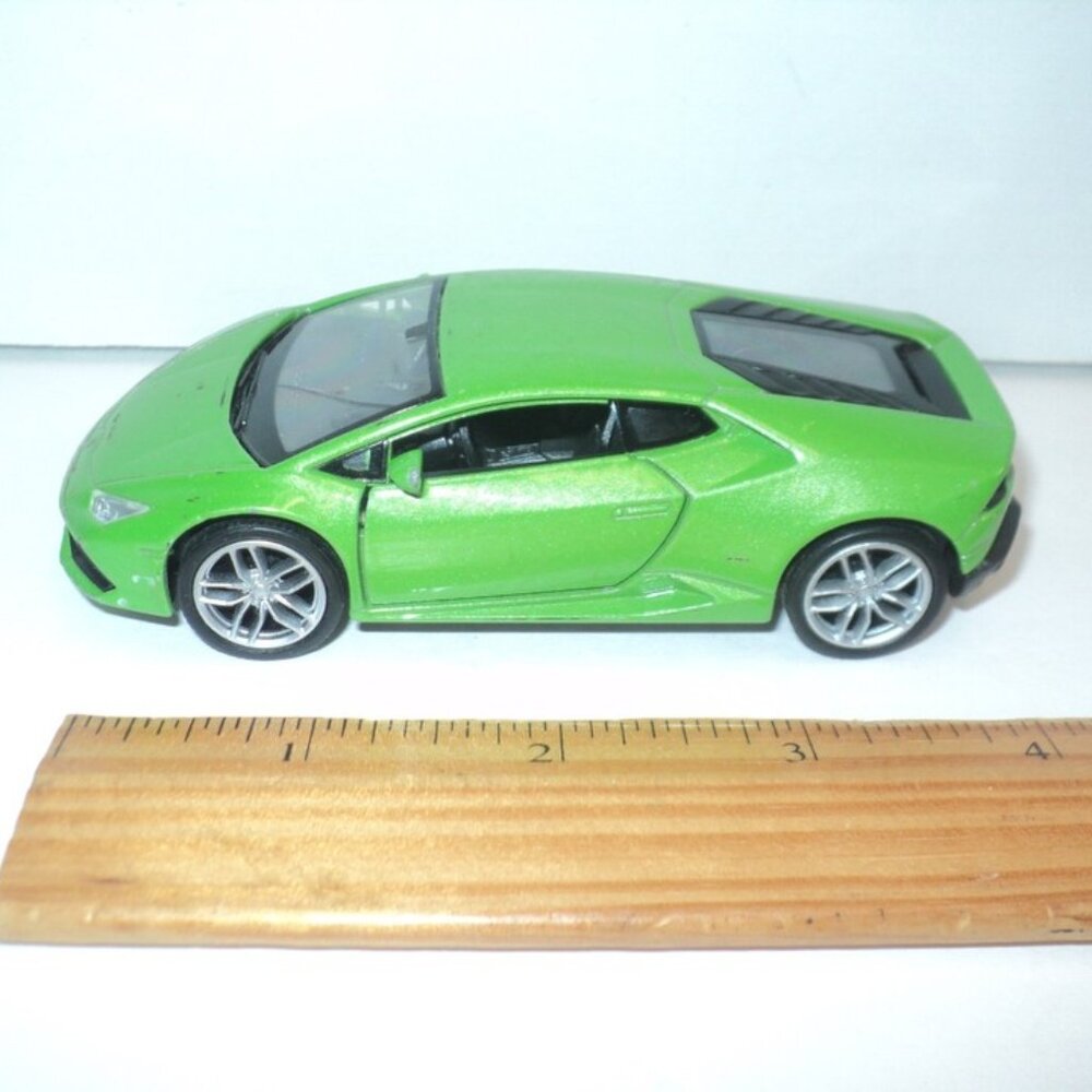 Welly Lamborghini Huracan LP 610-4 Green 1:64 Toy Car Pull Back, Doors Open 4.5